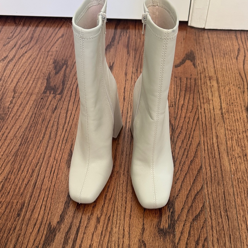 Elegant Cream Women's Boots